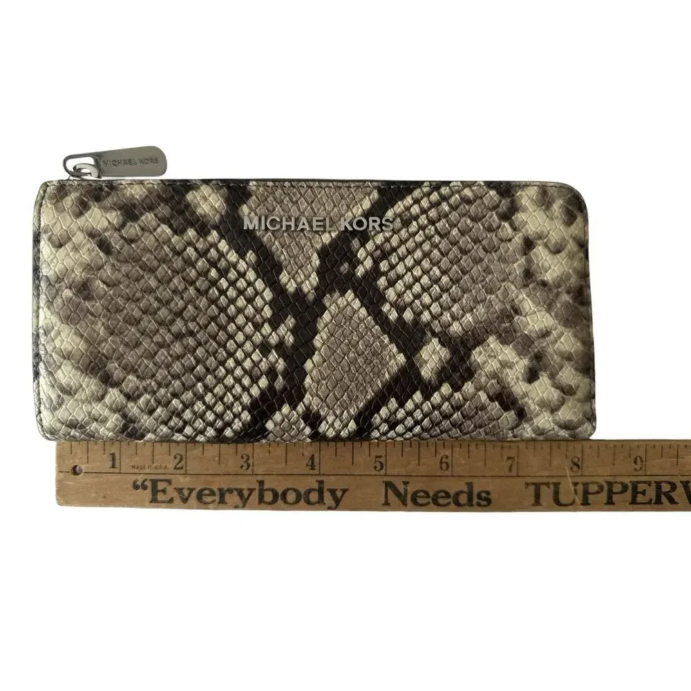 Michael Kors Wallet Zip Around Beige Snakeskin Leather Jet Set Continental